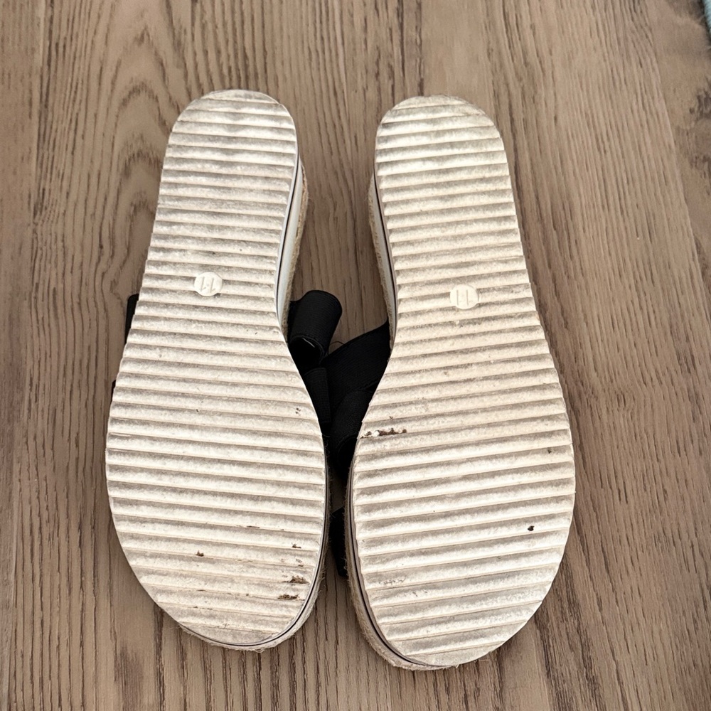 Universal Thread Black Platform Slides - Picture 3 of 5